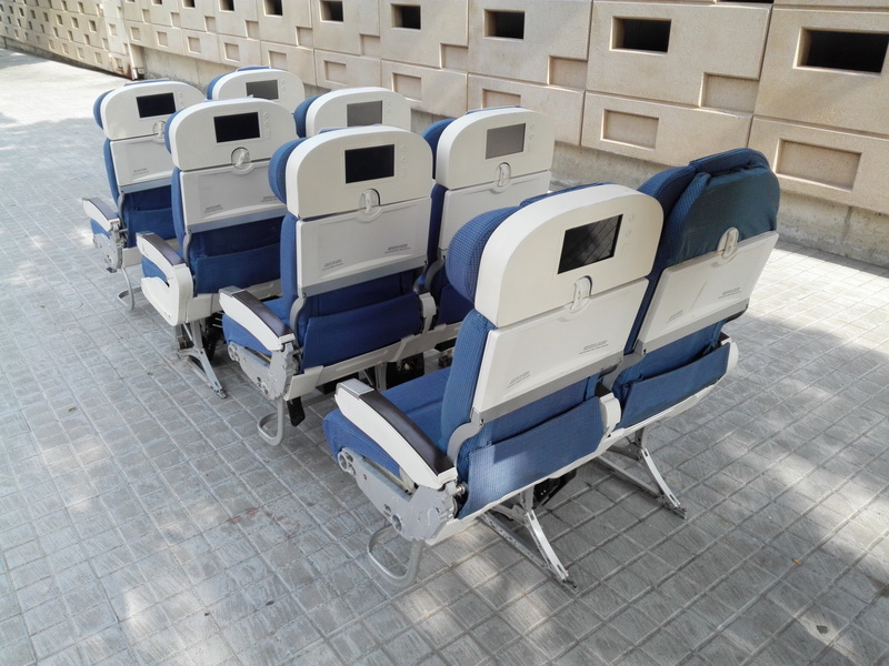 fila asientos avion reclinable piezacabezal_lateralbajo ficticio 50-115x105x55 _75eu._ 4parejas